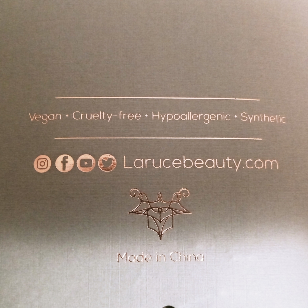 Makeup Brushes - Picture 3 of 4